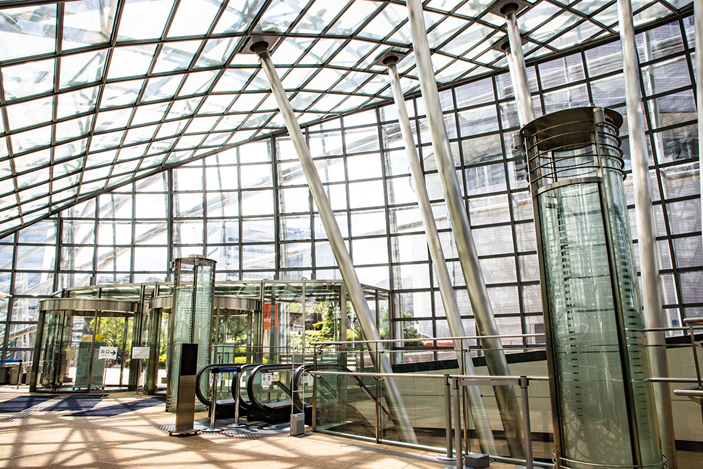 エントランスロビー/国立国際美術館（大阪府/ 大阪市）