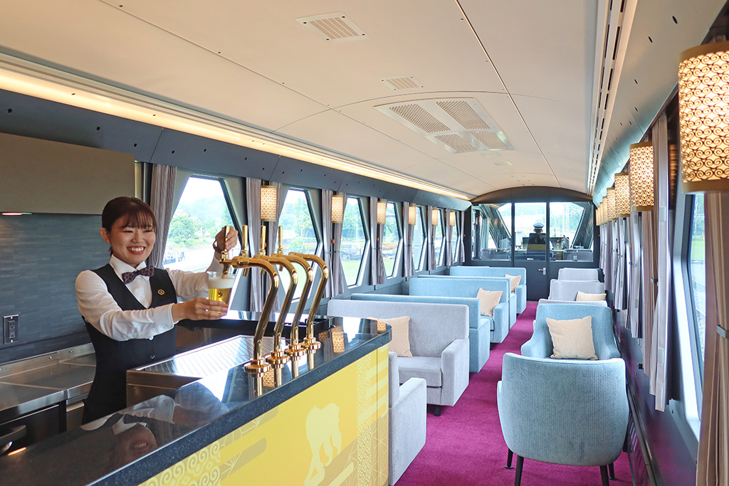 カフェカウンター/東武鉄道新型特急「スペーシア X」