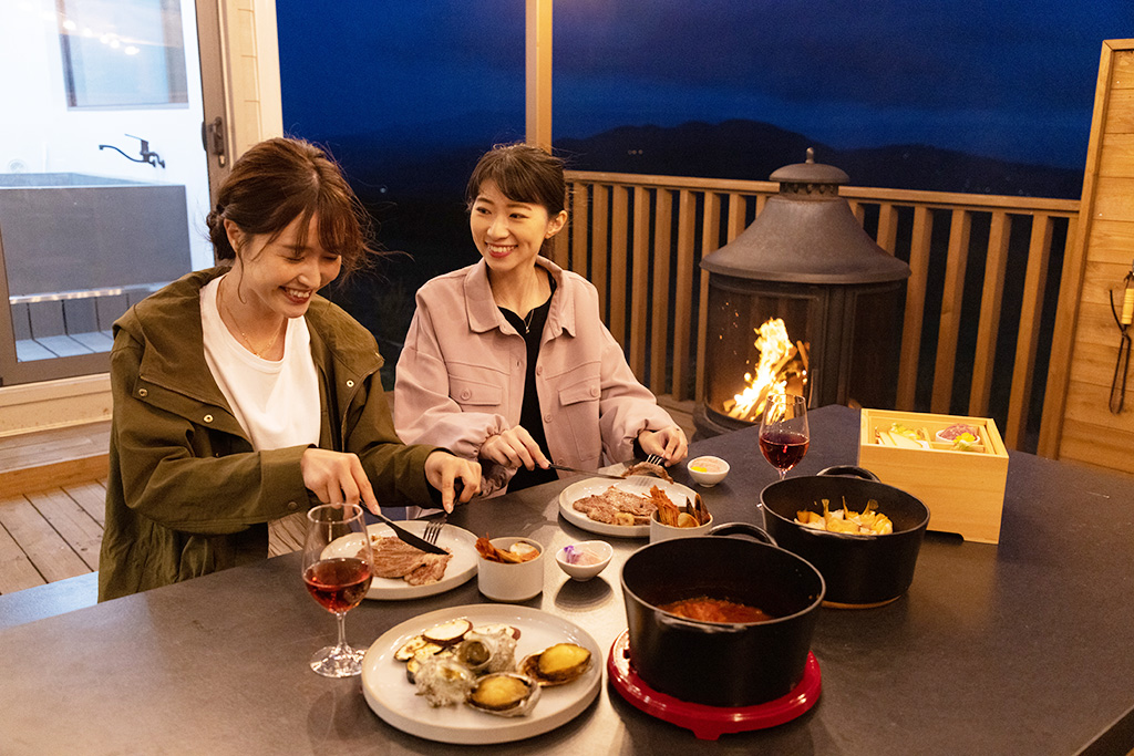 BBQの様子/The Glamping 箱根十国峠(静岡県/函南町)