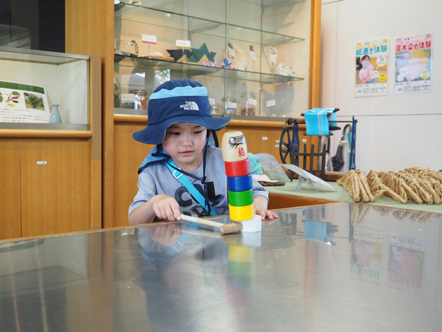 工房棟では日によって昔あそびも体験可能/足立区都市農業公園