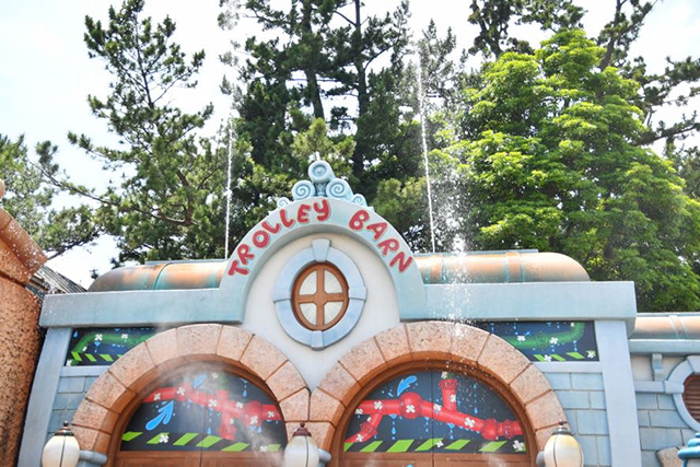 路面電車「ジョリートロリー」の車庫/東京ディズニーランド(千葉県/舞浜市)