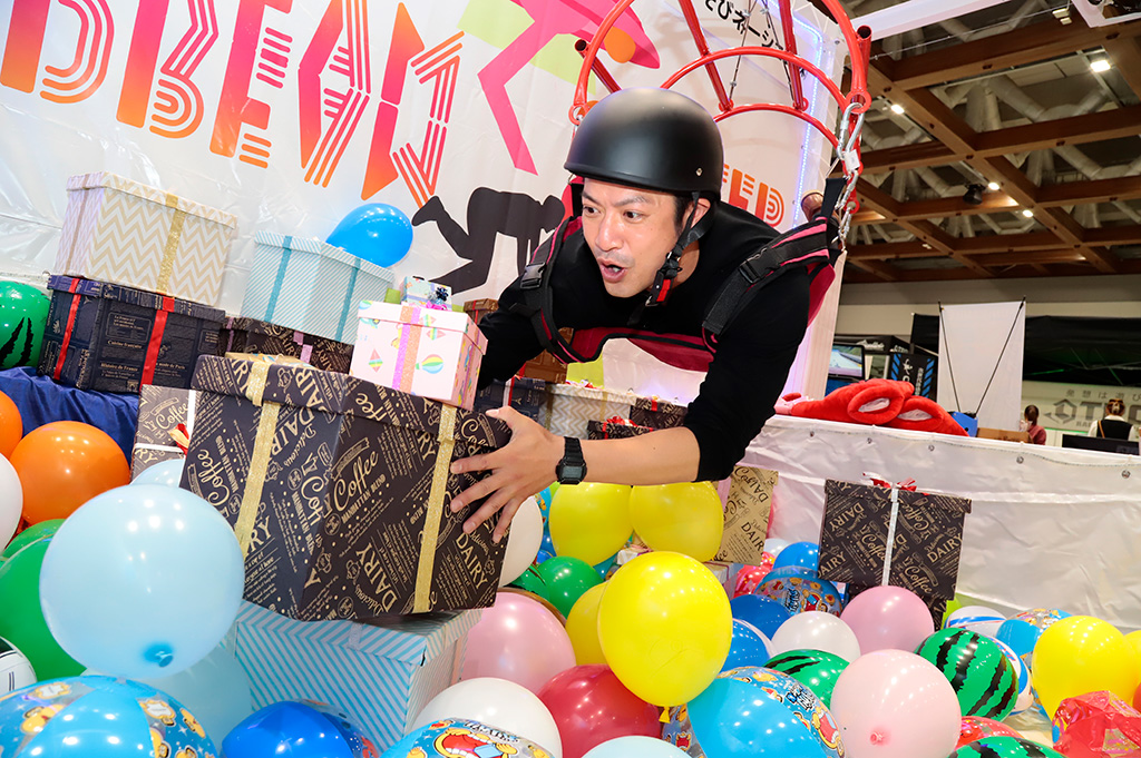 巨大クレーンゲーム「DREAM GETTER」/大磯ロングビーチ（神奈川県/大磯町）