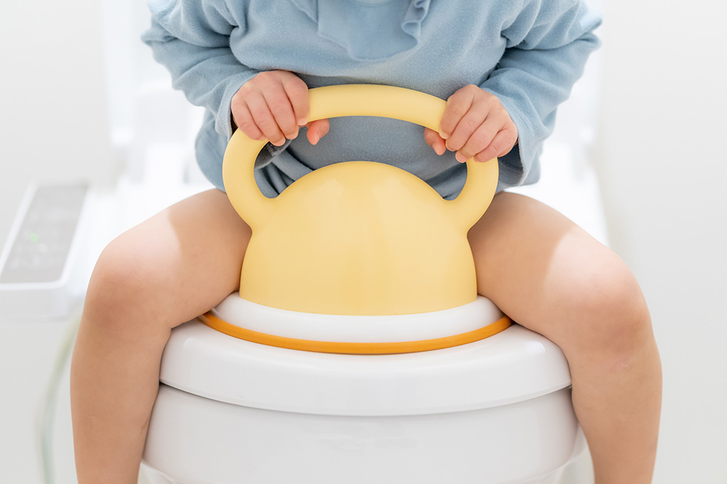 トイトレ（おむつはずれ）中のおでかけ・旅行はどうする？　持ち物や外出先でのポイントは？