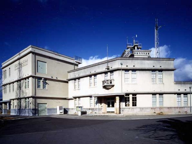 江波山気象館