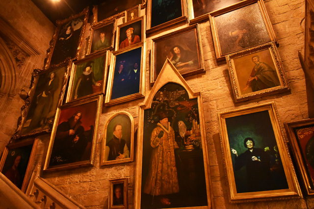 肖像画が動いています。ほかに何枚かあります/ワーナー ブラザース スタジオツアー東京 - メイキング・オブ・ハリー・ポッター(東京都/練馬区)