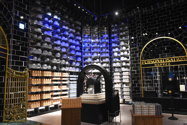 杖やローブなど、何種か好きな名を入れてもらえるサービスがあります/ワーナー ブラザース スタジオツアー東京 - メイキング・オブ・ハリー・ポッター(東京都/練馬区)