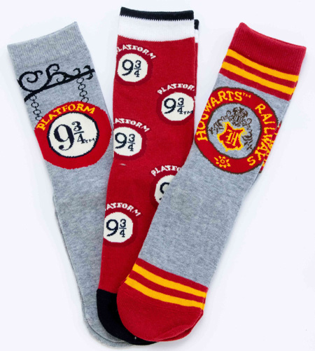 ホグワーツ特急や9と3/4番線のロゴがあしらわれたソックス 3種セットで2000円/ワーナー ブラザース スタジオツアー東京 - メイキング・オブ・ハリー・ポッター(東京都/練馬区)
