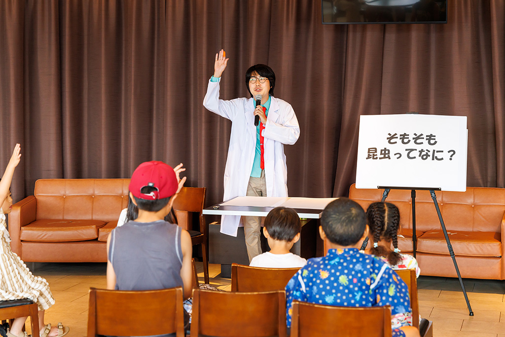 昆虫芸人・堀川ランプさん/東京ジョイポリス＆イベント会場「カブト・クワガタふれあいの森」（東京都/港区）