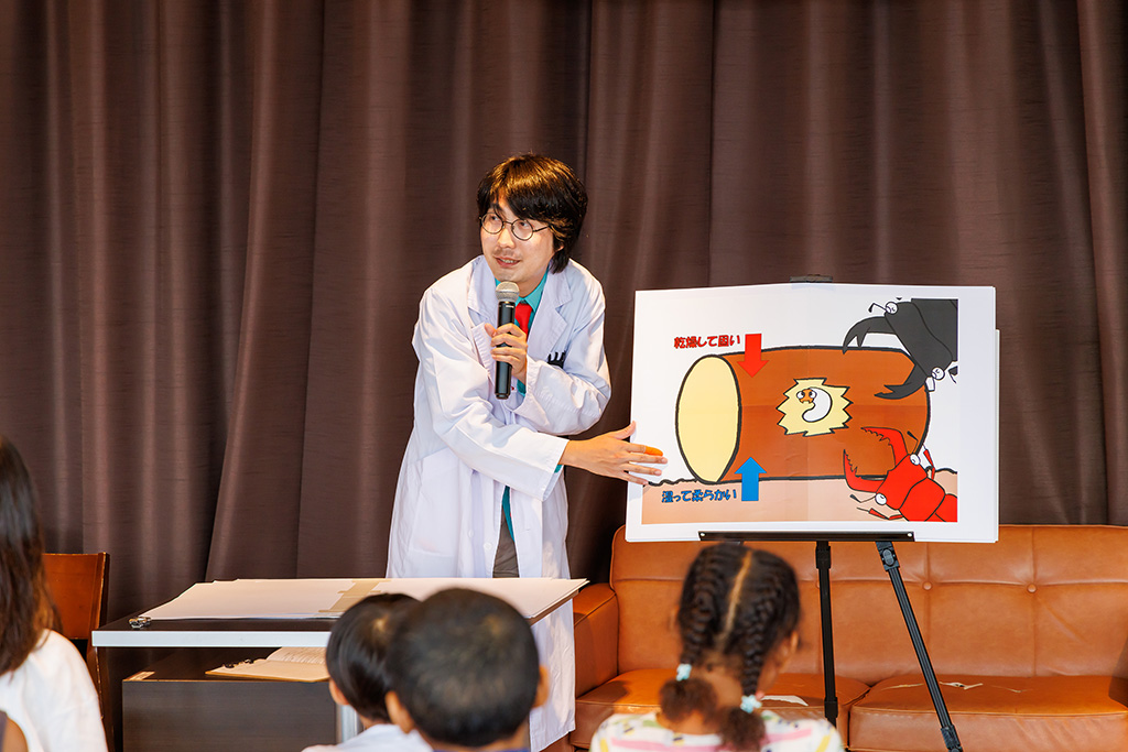 昆虫芸人・堀川ランプさん/東京ジョイポリス＆イベント会場「カブト・クワガタふれあいの森」（東京都/港区）
