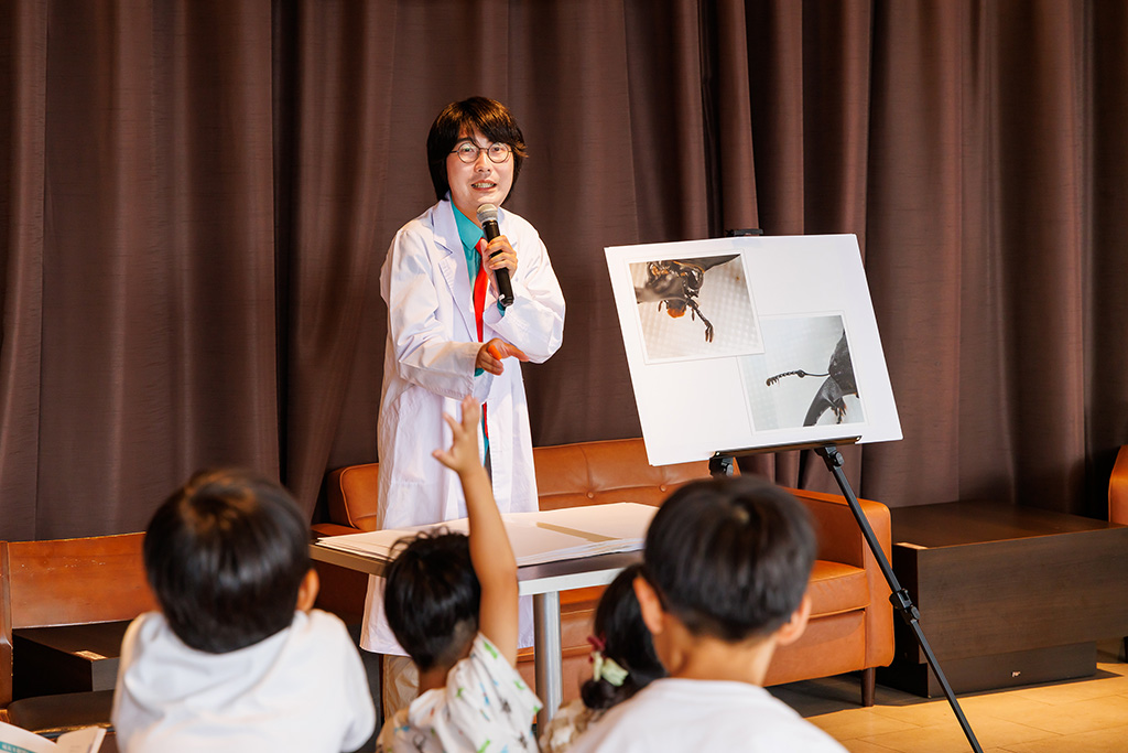 昆虫芸人・堀川ランプさん/東京ジョイポリス＆イベント会場「カブト・クワガタふれあいの森」（東京都/港区）