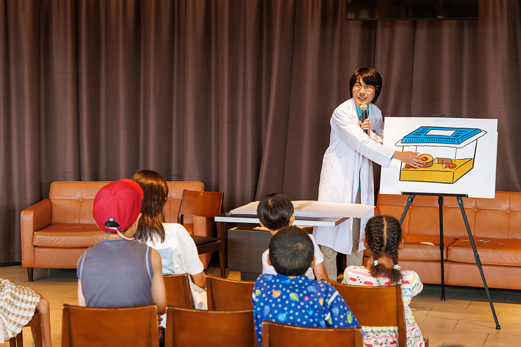 昆虫芸人・堀川ランプさん/東京ジョイポリス＆イベント会場「カブト・クワガタふれあいの森」（東京都/港区）