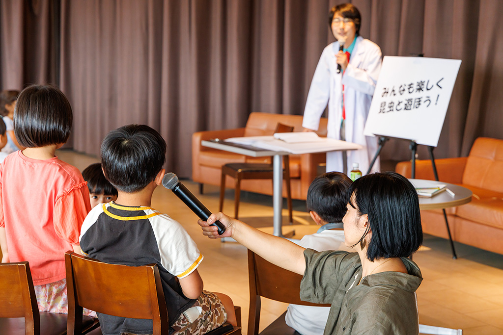 昆虫芸人・堀川ランプさん/東京ジョイポリス＆イベント会場「カブト・クワガタふれあいの森」（東京都/港区）