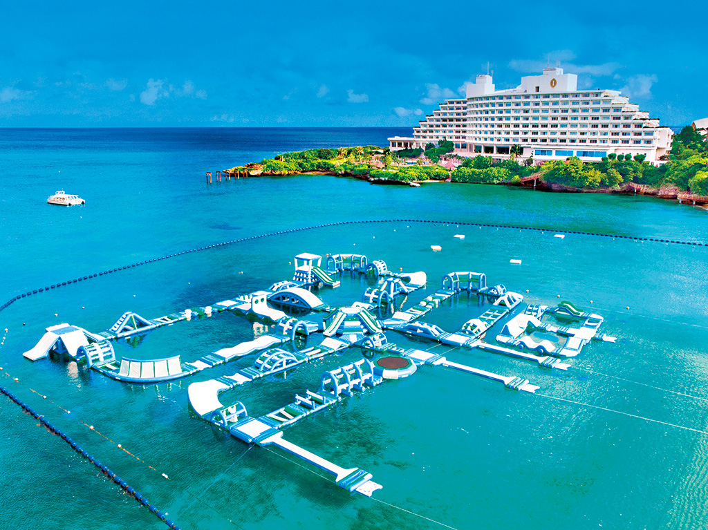 万座ビーチ（沖縄県／恩納村）