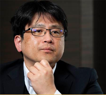 白坂　洋一　先生