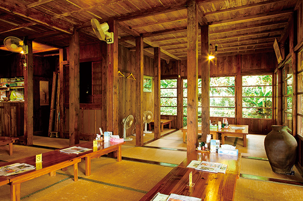 店内/しむじょう（沖縄県／那覇市）