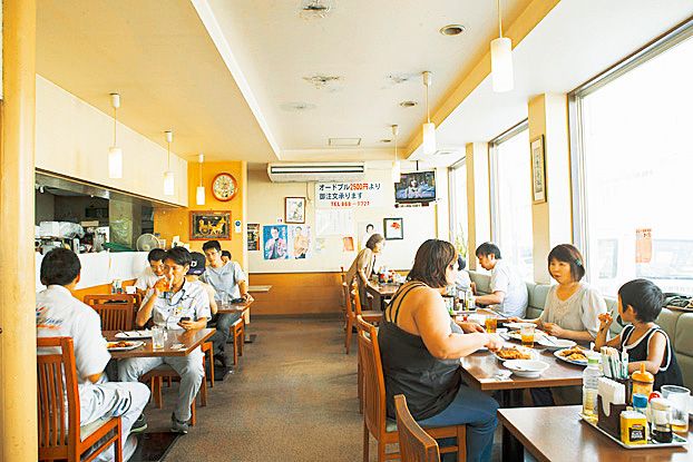 店内/軽食の店ルビー（沖縄県／那覇市）