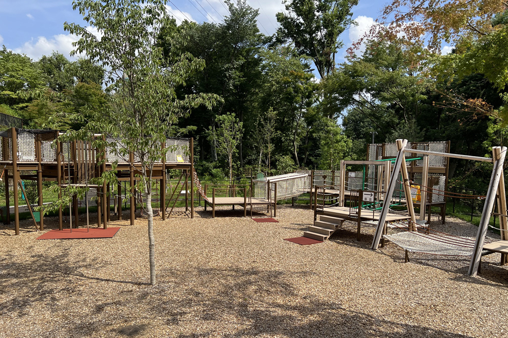 自然の中にあるさまざまな遊具/川口市立グリーンセンター(埼玉県/川口市)