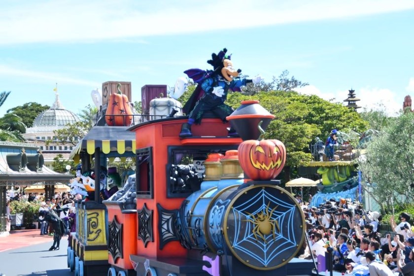 「スプーキー“Boo!”パレード」の様子/東京ディズニーランド（千葉県/浦安市）