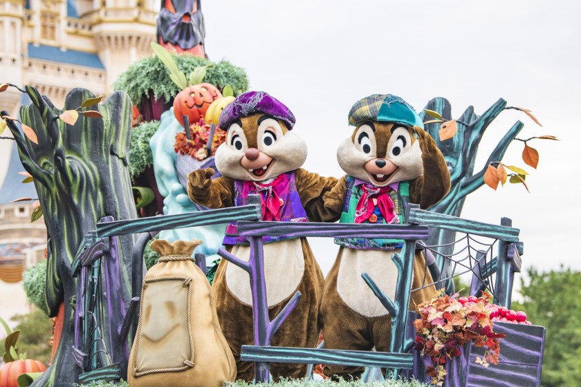 チップとデール｜クリッターカントリーをイメージしたフロート/東京ディズニーランド（千葉県/浦安市）