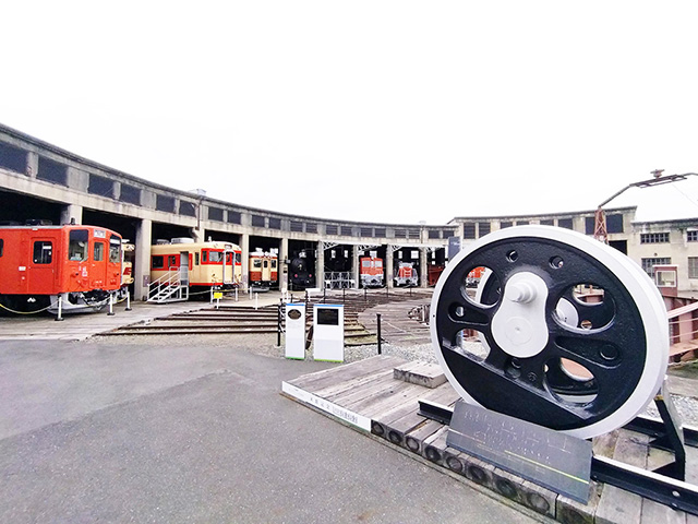 動輪と転車台/津山まなびの鉄道館(岡山県/津山市)