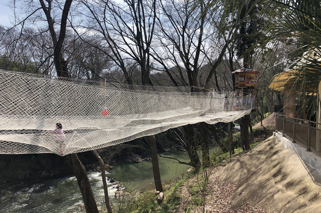 遊び心溢れるツリーハウスからの眺めは最高/湯の華冒険の森(岐阜県/可児市)