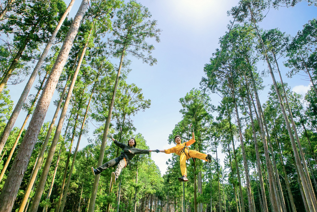 フォレストアドベンチャーで唯一の手つなぎジップスライド/フォレストアドベンチャー・湯の山(三重県/三重郡菰野町)