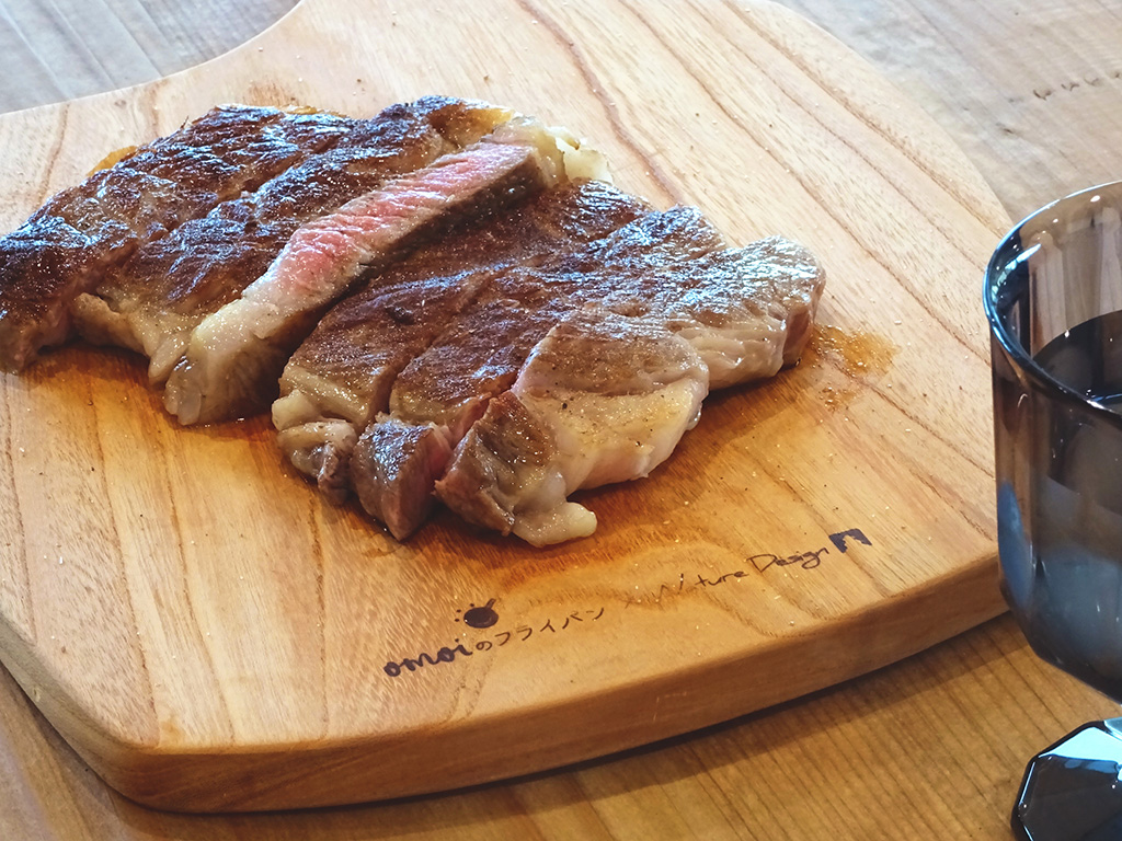 おもいのフライパンで焼いた肉/おもいのフライパンBASE（愛知県/碧南市）