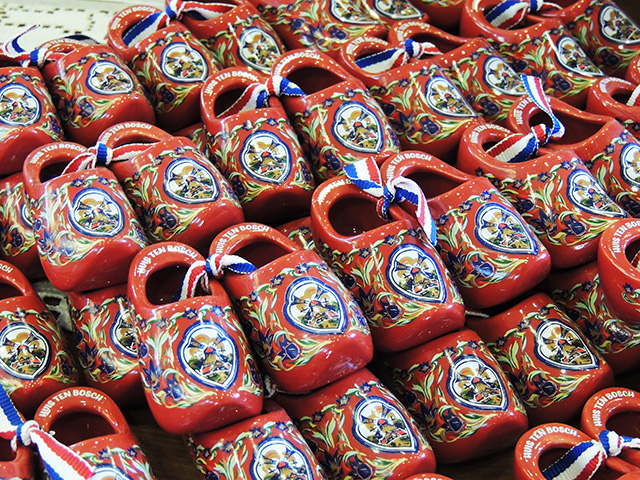 ミニ木靴陶器8cm赤/ハウステンボス「光の街のクリスマス」（長崎県/佐世保市）