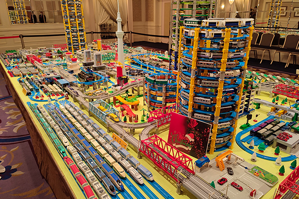 「プラレール」巨大ジオラマ/クリスマスファミリーフェスタ~鉄道フェア2023~(東京都/千代田区)