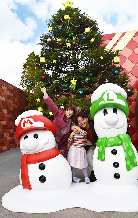「スーパー・ニンテンドー・ワールド」マリオとルイージをイメージしたゆきだるま/ユニバーサル・スタジオ・ジャパン(大阪府/大阪市)