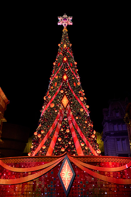 濃いレッドのツリー/ユニバーサル・スタジオ・ジャパン(大阪府/大阪市)