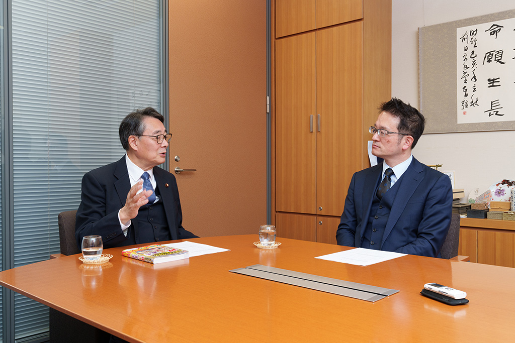 海江田先生と伊藤先生の対談の様子
