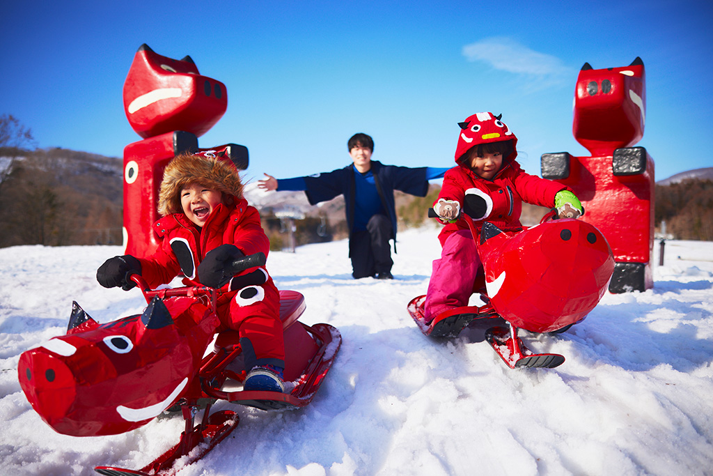赤べこだらけの「でっこら赤べこ雪広場」/磐梯山温泉ホテル(福島県)