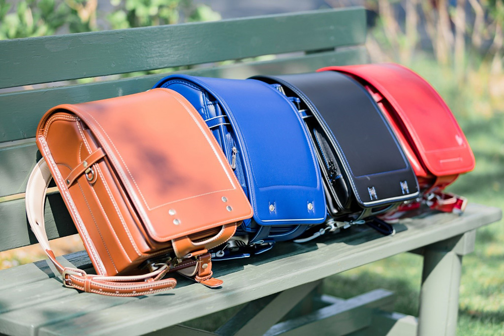 ランドセルの選び方2025   基本ポイントは「素材、購入場所、色、容量」  2025年人気色も紹介！