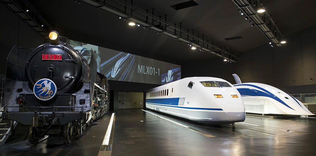 世界最速を記録した3両のシンボル展示