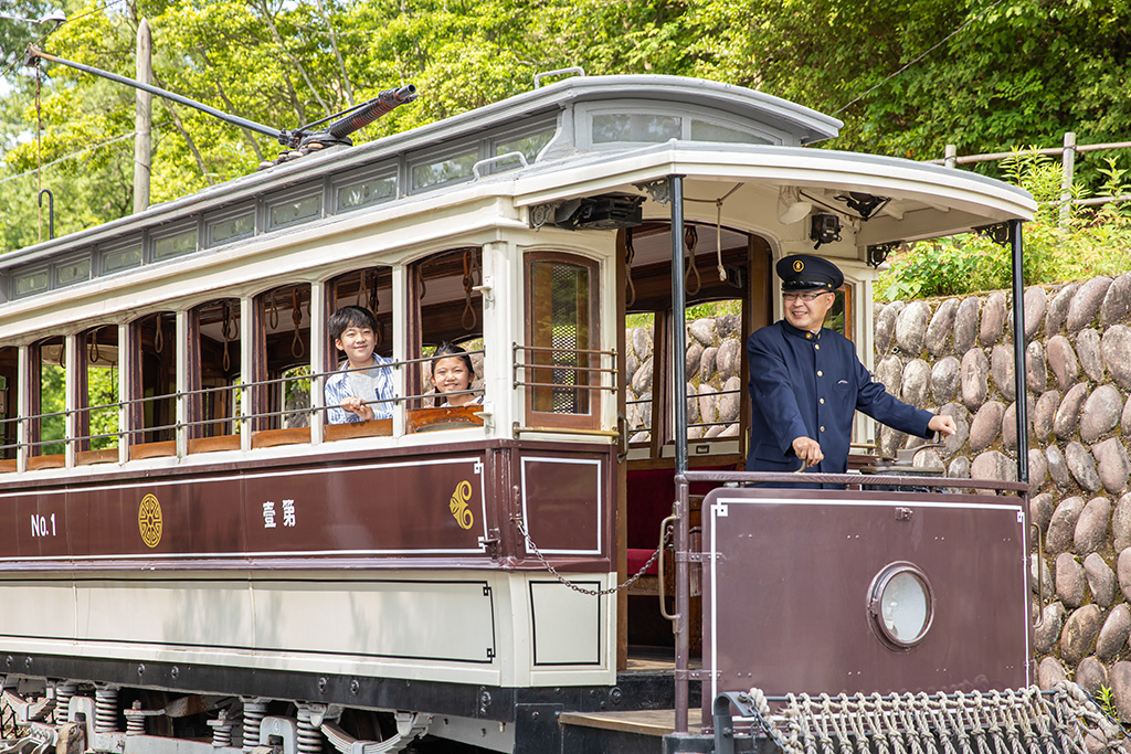 往復運行する京都市電に乗車体験できる/博物館 明治村(愛知県/犬山市)