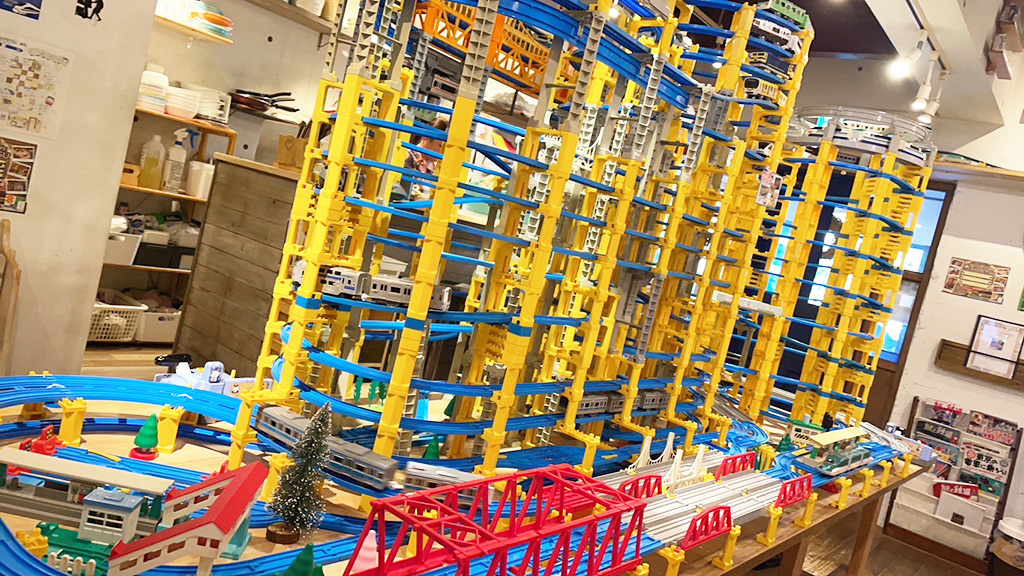 プラレール大型レイアウト／プラレールが走るカフェ 子鉄（東京都／荒川区）