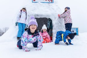 北海道・さっぽろ羊ヶ丘展望台で「羊ヶ丘スノーパーク2024」開催中 多彩な雪遊びが楽しめる