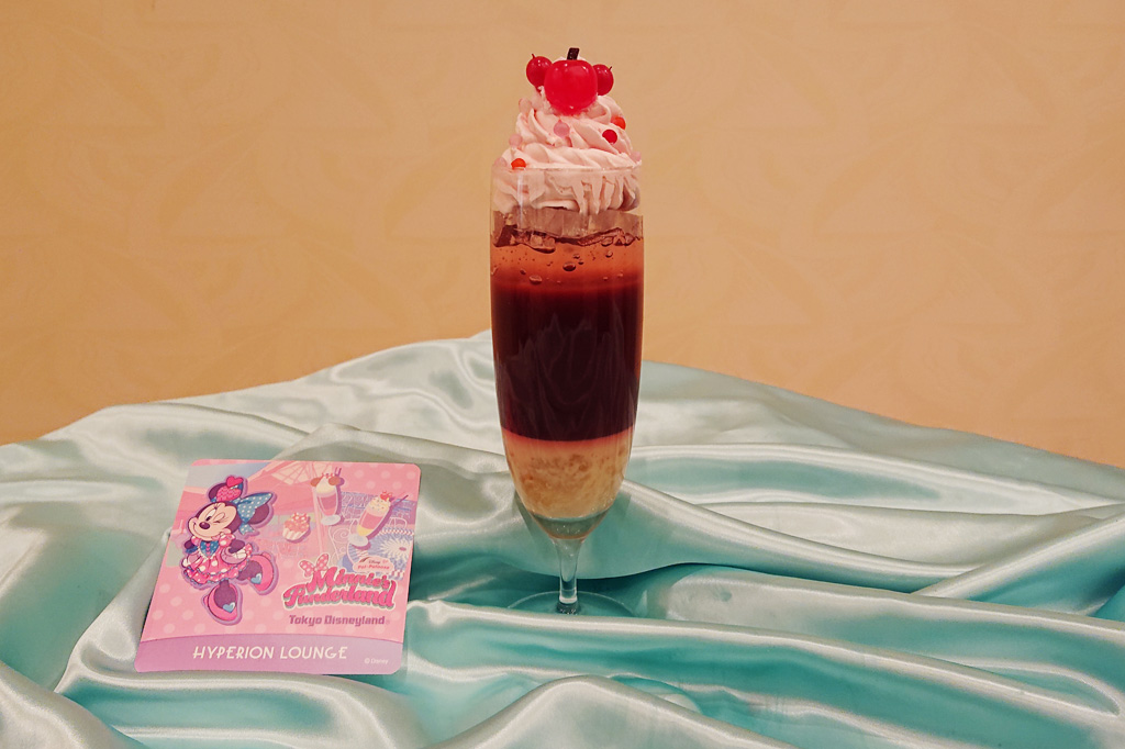 スペシャルドリンク/ディズニーアンバサダーホテルの“ミニーのファンダーランド”