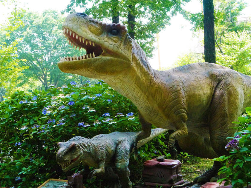 ティラノサウルスの親子/那須高原りんどう湖ファミリー牧場(栃木県/那須町)