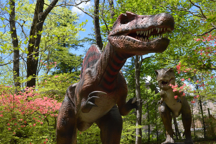 スピノサウルス、ティラノサウルス/ブランヴェール那須(栃木県/那須町)