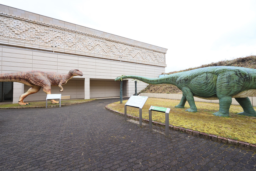 カガリュウ、スギヤマリュウの復元模型/光ミュージアム(岐阜県/高山市)