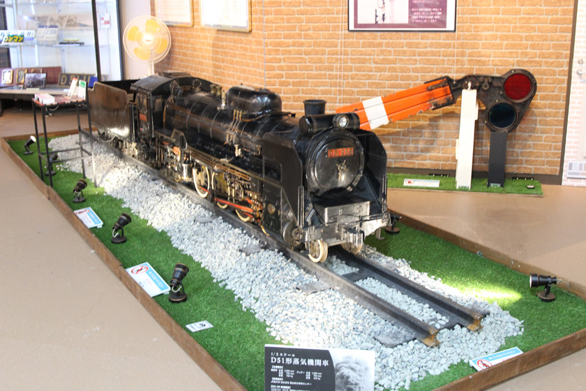 5分の1スケールのD51蒸気機関車の展示／ゆめりあ鉄道ギャラリー（山形県／新庄市）