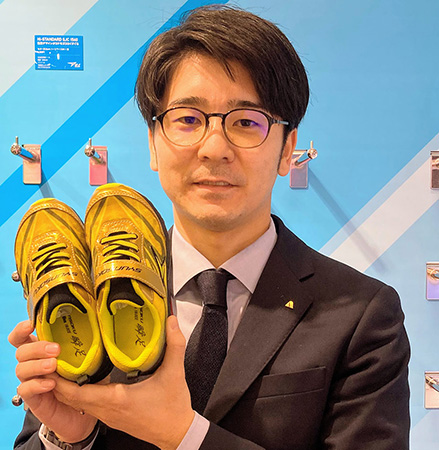 アキレス株式会社　シューズ事業部　渡邉岳慶さん