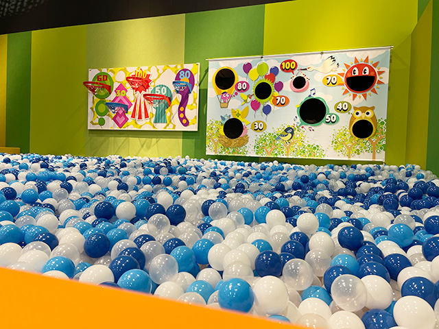 キッズエリアボールプール／MIRAINO イオンモール土岐店