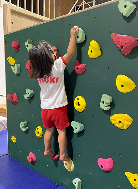 キッズウォール／ボルダリングワールドQRiMo