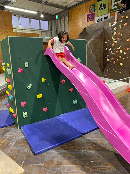 滑り台付き／ボルダリングワールドQRiMo
