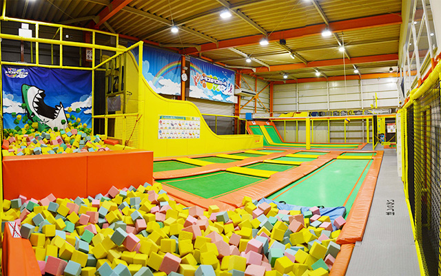 レジャートランポリンゾーン／トランポリンパーク浜松