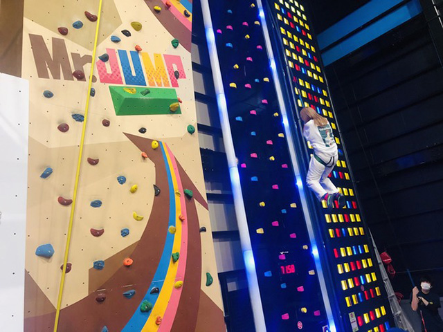 9.5mのボルダリングやARボルダリングゲームが楽しめる／トランポリンパークMr.JUMP 大高店