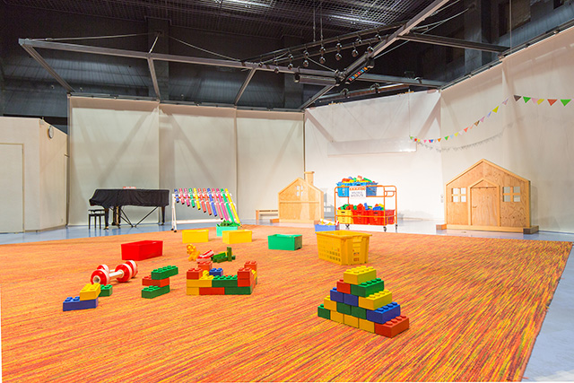 2階舞台スペース／三重県立みえこどもの城